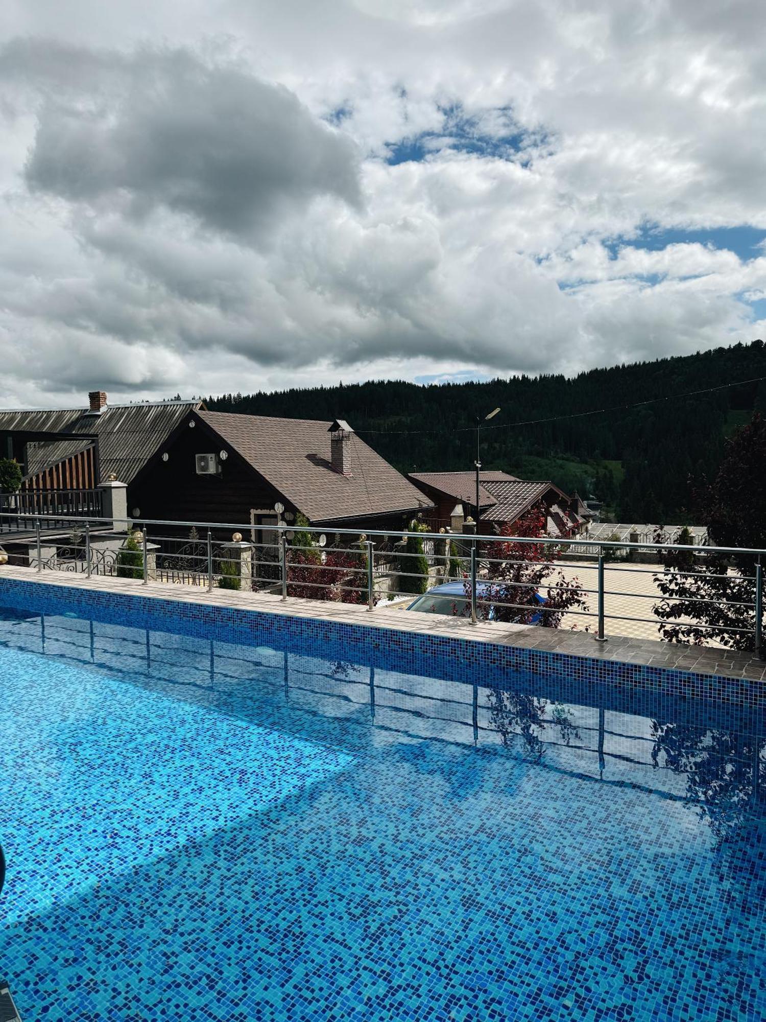 Viking Hotel Bukovel Extérieur photo